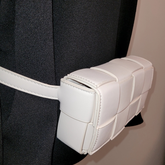 New White/Ivory Woven Belt Bag Up To 43 Inches Or Crossbody - Picture 2 of 7